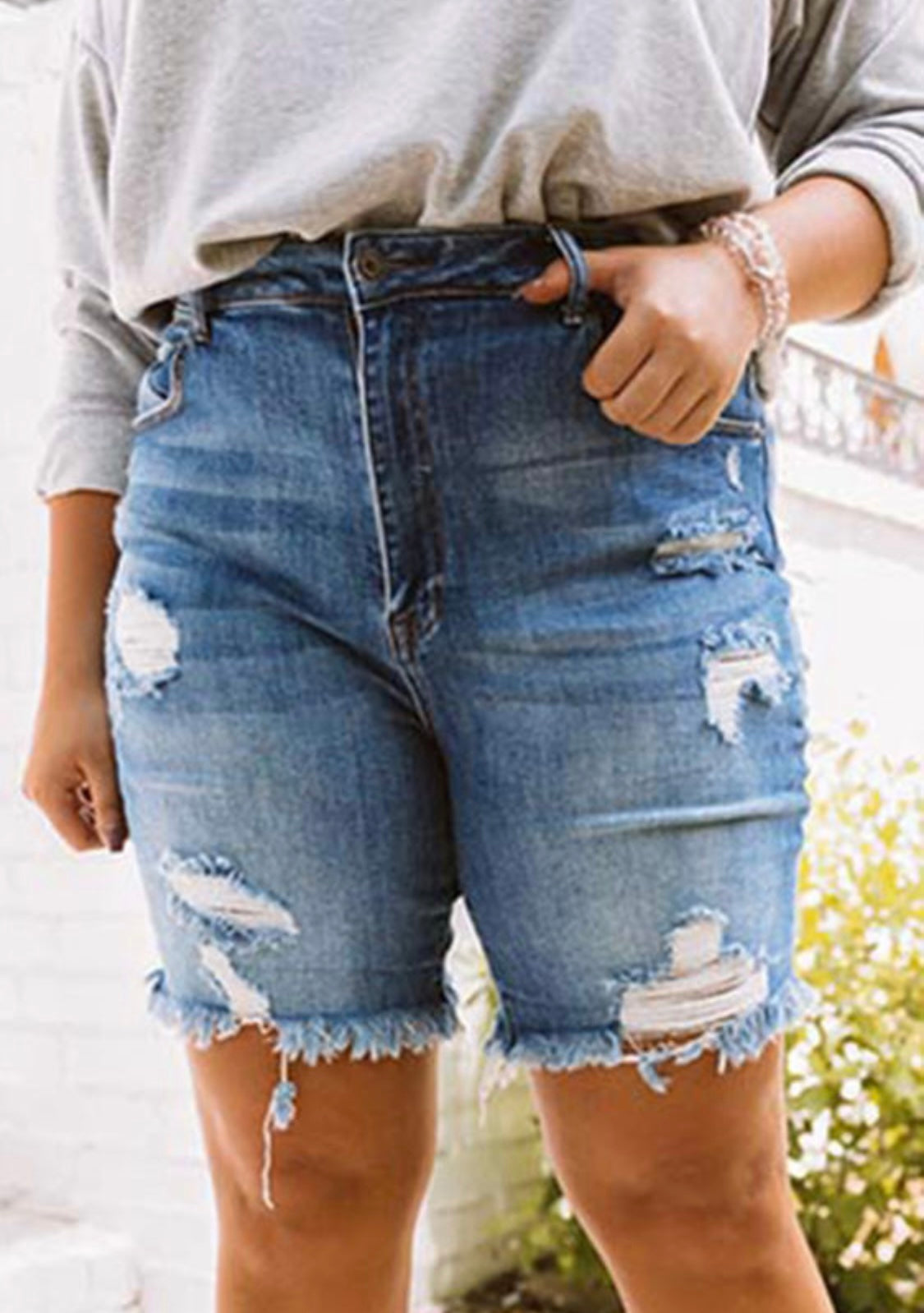 Frayed Denim Shorts -Curvy