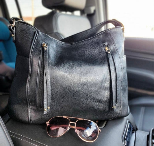 Single diagonal shoulder bags