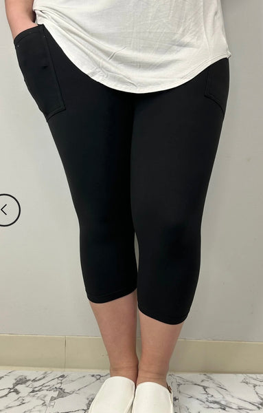 Buttery Soft Black Capri Leggings W/ Pockets