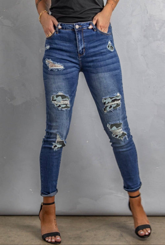Camo Patch Destroyed Skinny Jeans