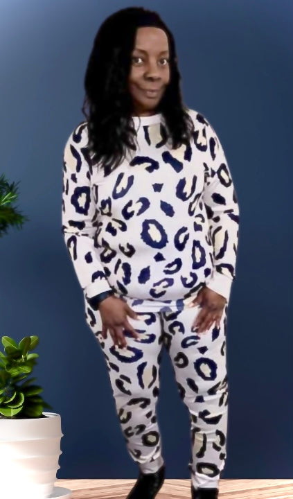 Leopard 2 pc Lounge set