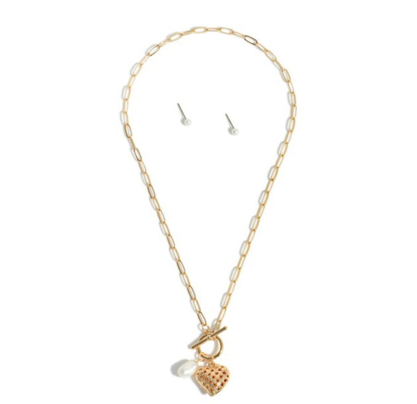 Gold Tone Chain Link Necklace Featuring Heart and Pearl Charm Pendant With Pearl Stud Earrings